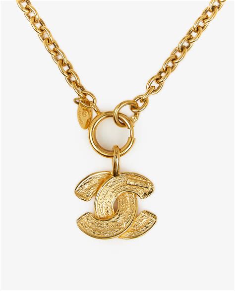 collier chanel rond|chanel collier boutique.